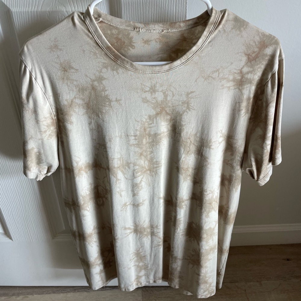 lululemon tshirt